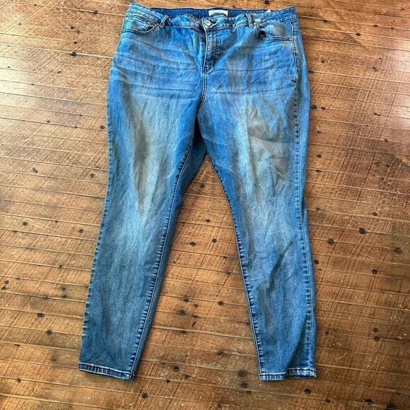 Eloquii distressed light wash stretchy size 24 plus size jeans - Picture 1 of 5